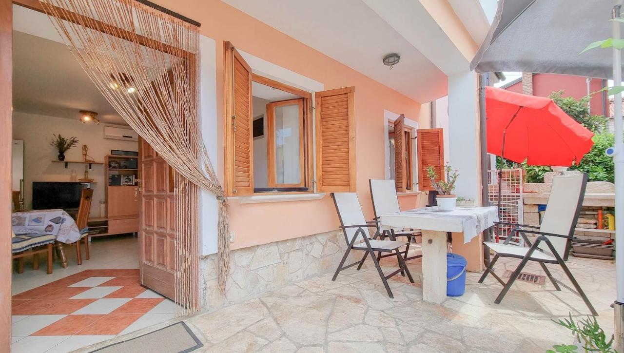 Valentino Apartment Новиград Екстериор снимка