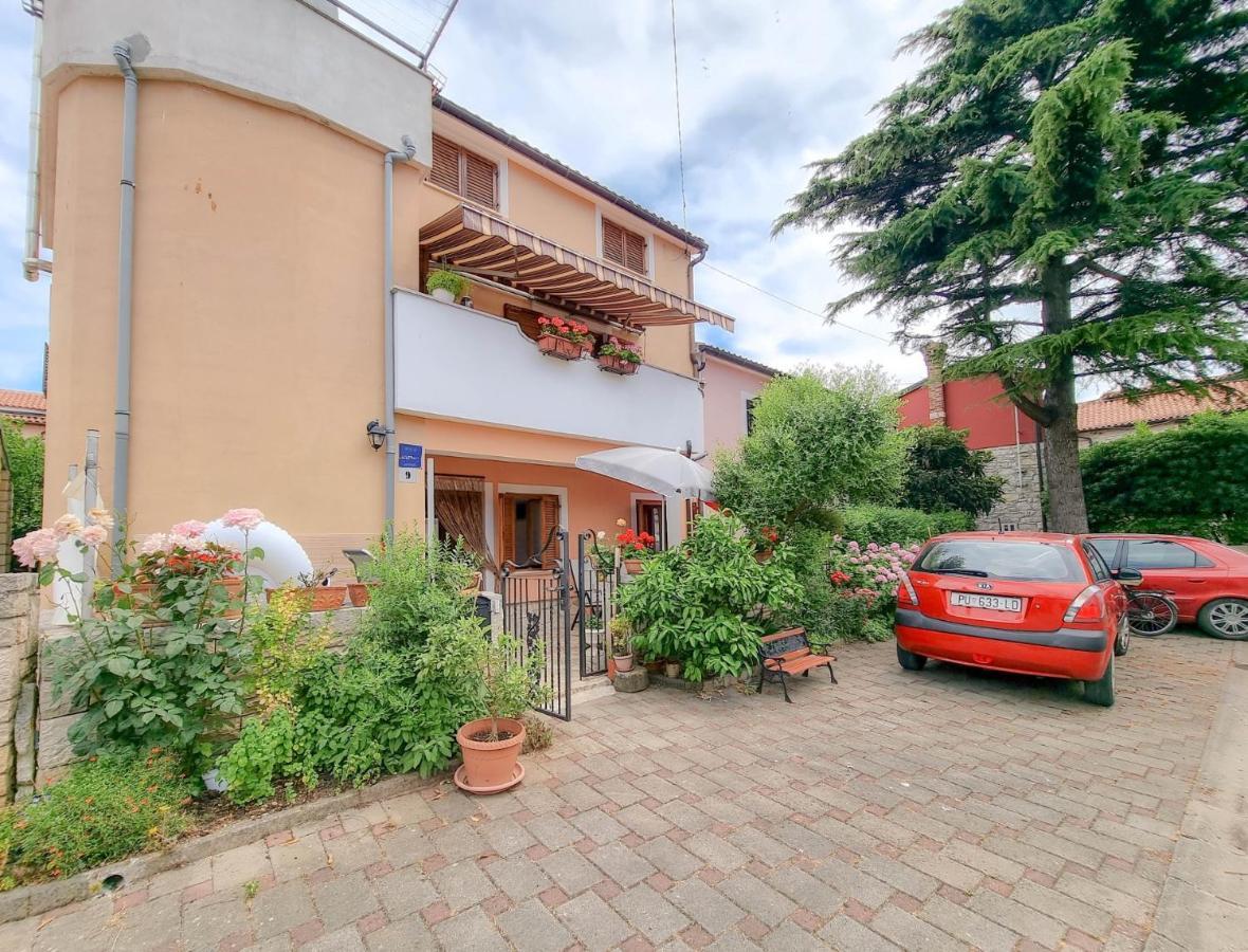 Valentino Apartment Новиград Екстериор снимка